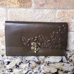 Patricia Nash Tooled Terresa Wallet